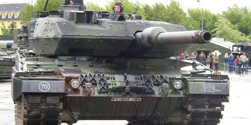 Ein Panzer wie dieser, gehört zu den Ausstellungsobjekten der Itec. Aufgrund seines Engagements hat das Bündnis erreicht, dass die KölnMesse den Veranstaltern der Militär- und Waffentechnik-Messe für 2018 eine Absage erteilt hat. Bild von Mario Büttner / pixelio.de 
